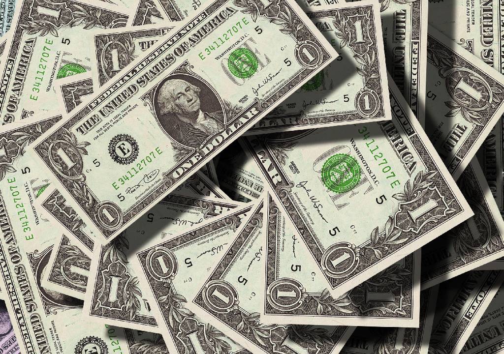 ¿Colapsa ante el peso? Precio de cierre del dólar HOY jueves 27 de agosto en Yucatán