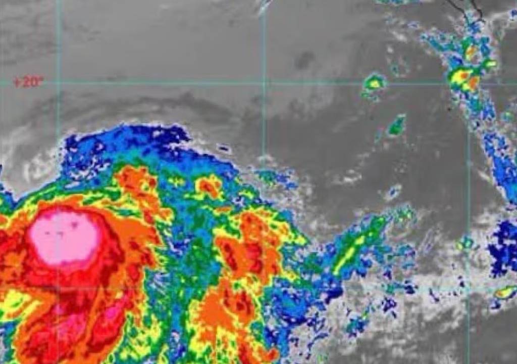 ¡Peligro! Depresión tropical Diecisiete-E podría convertirse en un poderoso ‘huracán mayor’; ¿Yucatán en riesgo?