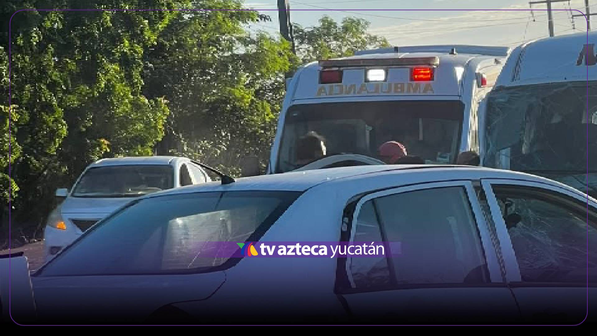 ÚLTIMA HORA: Combi con 15 pasajeros CHOCA en la Motul-Mérida; hay un mu3rto y varios heridos