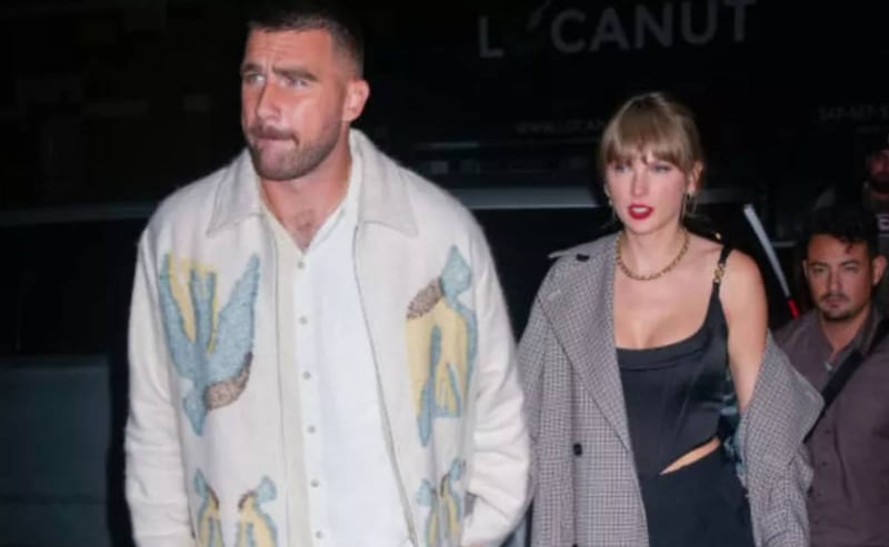¿Quién es más famoso entre Taylor Swift y Travis Kelce_ Esto dice la IA