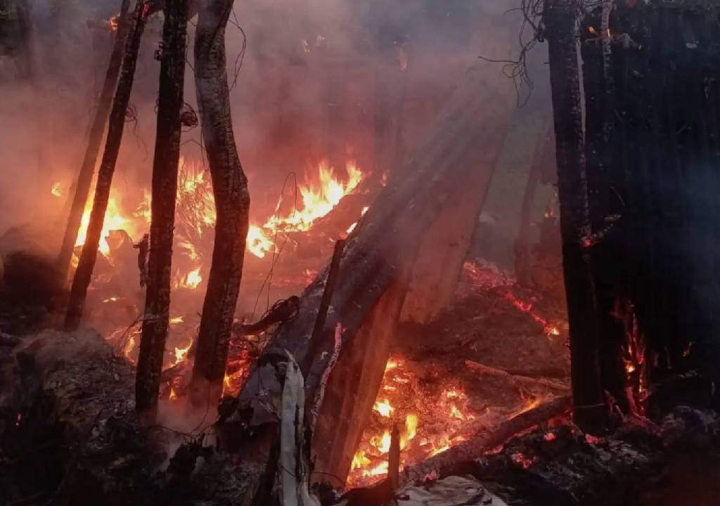 ¡Devastador! Incendio consume vivienda en Maxcanú y deja pérdidas totales